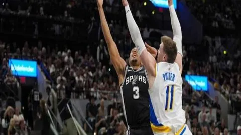 王曼昱成功挺进WTT重庆冠军赛四强